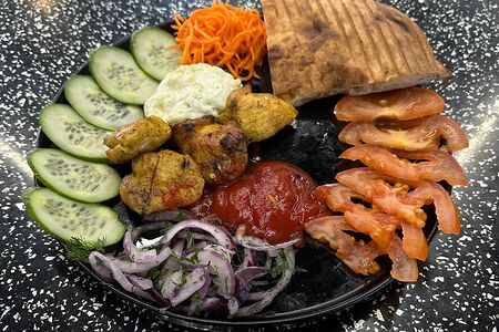 Шпажка куриная на тарелке