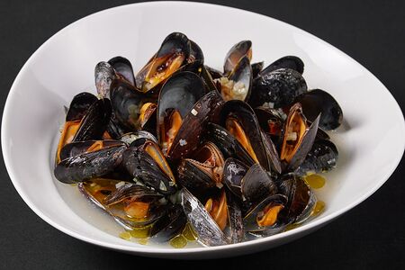 Мидии дальневосточные в соусе на Ваш выбор