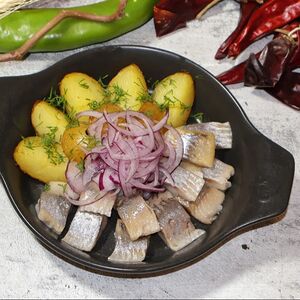 Сельдь с молодым картофелем