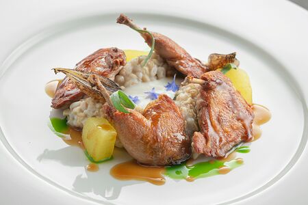 Перепелка су-вид с цельнозерновой овсянкой и грушей