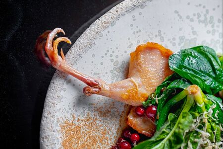 Перепелка с брусникой и черными лисичками