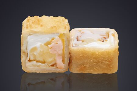 Жареная тортилья с курицей и ананасом