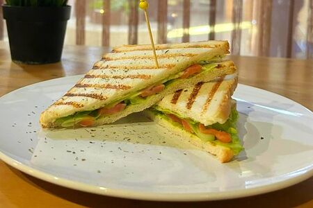 Сэндвич с красной рыбой