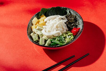 Поке с кальмаром