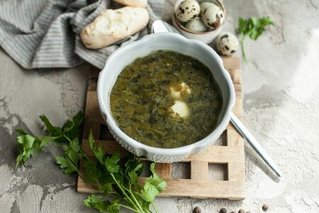 Суп Щавелевый с перепелиным яйцом