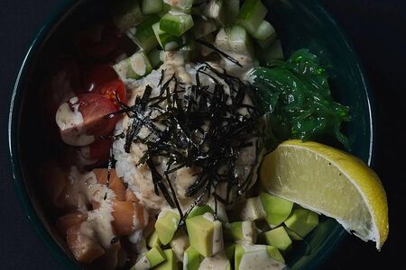 Поке с лососем