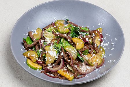 Салат с говядиной