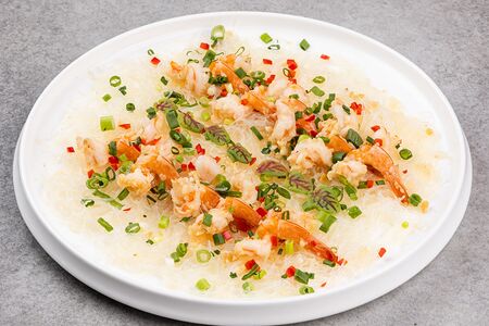 Фунчоза с креветками в чесночном соусе