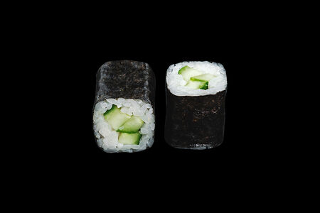 Маки ролл с огурцом