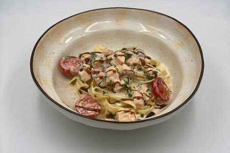 Фетучини с лососем