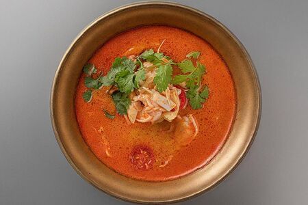 Том ям с морепродуктами 