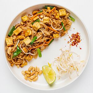 Лапша рисовая пад тай с сыром тофу 