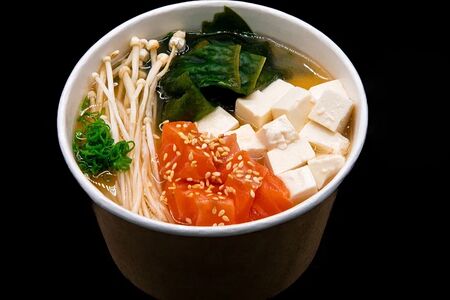 Мисо суп с грибами и лососем