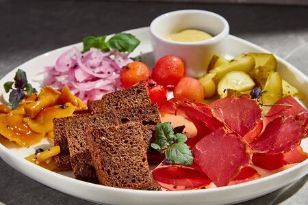 Тарелка к водке