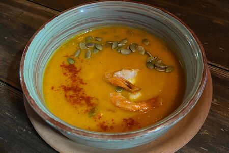 Тыквенный крем-суп с креветками