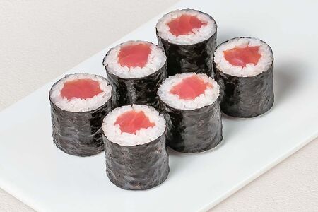 Ролл с тунцом