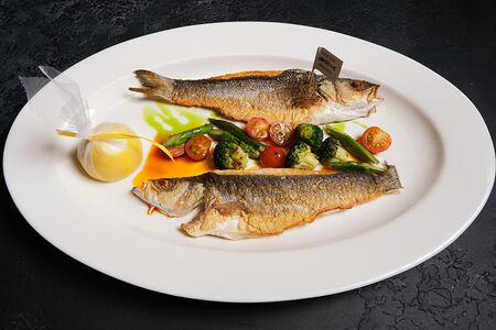 Филе сибаса с травами