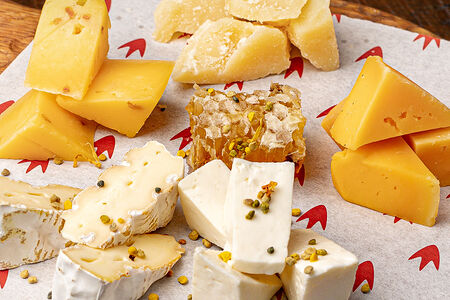 Ремесленные сыры из местной сыроварни