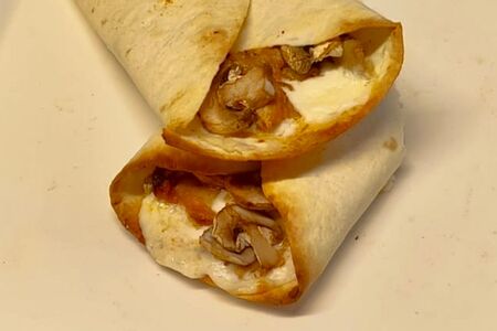 Враппер с курицей и грибами