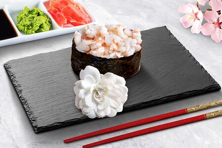 Спайси-суши с креветкой