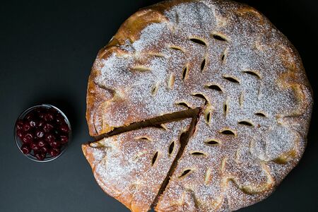 Пирог с вишней