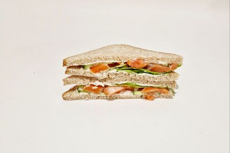Сендвич с лососем