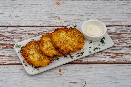 Драники со сметаной