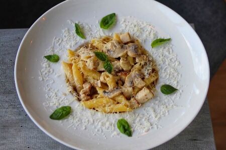 Сливочная курица с грибами