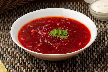 Борщ на мясном бульоне