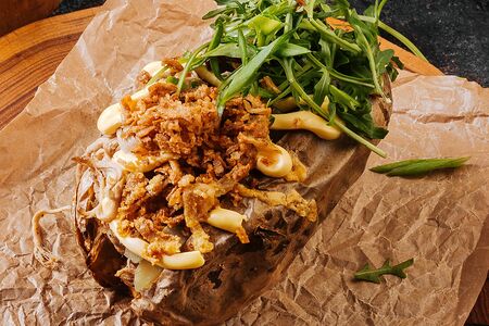 Запечённый картофель со взрывной свининой