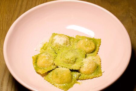 Равиоли с креветками и рикоттой