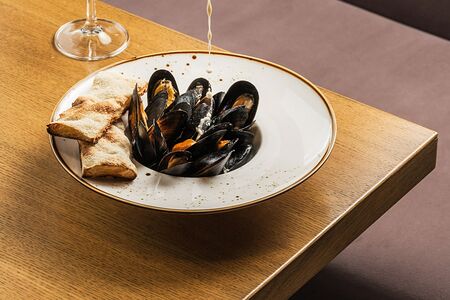 Мидии в сливочно-винном соусе дорблю 