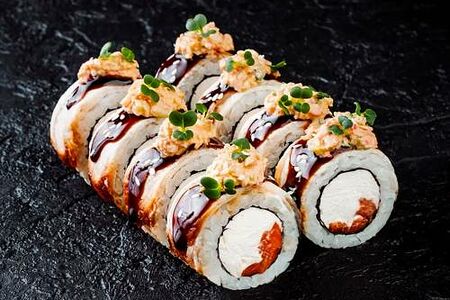 Сливочный ролл с угрём и лососем