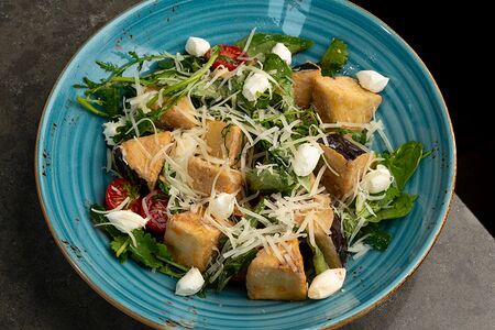 Салат с хрустящими баклажанами