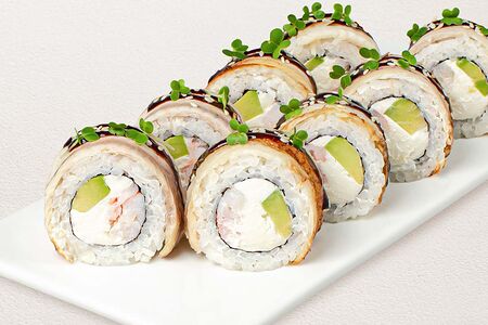 Ролл Филадельфия в угре с тигровой креветкой