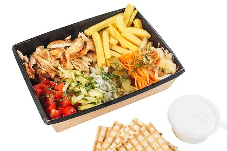 Шаверма с картофелем фри на тарелке