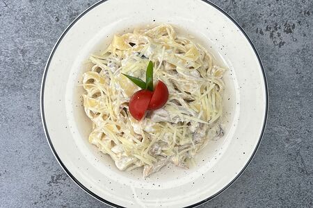 Феттуччине с курицей и грибами