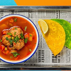 Альбондигас с мясными фрикадельками