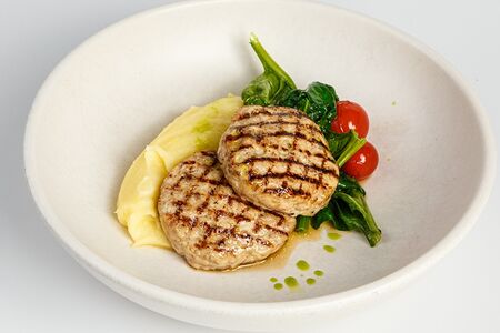 Котлетки из индейки с картофельным пюре