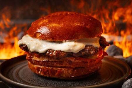 Бургер с бифштексом блю чиз