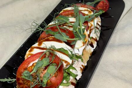 Брускетта Капрезе