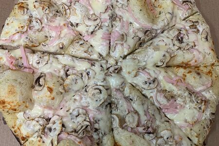 С ветчиной и грибами