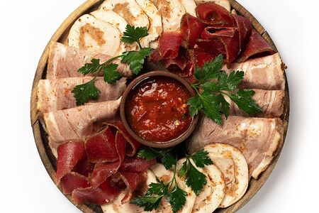 Мясные грузинские деликатесы