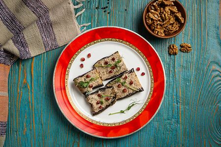 Баклажаны с орехами