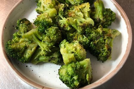 Брокколи с чесноком