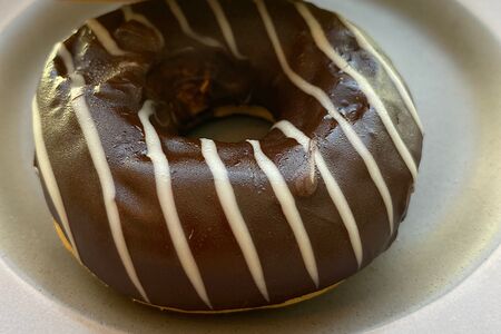 Донат с начинкой Шоколад