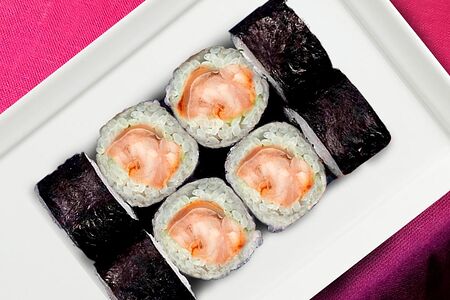 Маки с угрем