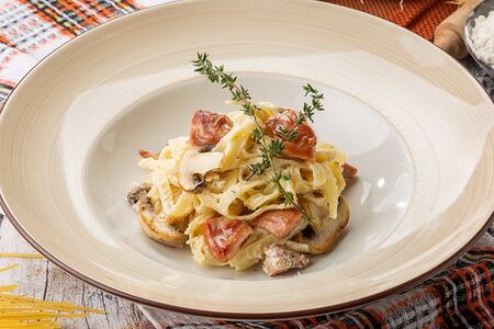 Тальятелле с копченым цыпленком