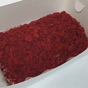 Рулет Красный бархат с малиной