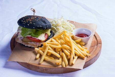 Бургер с судаком